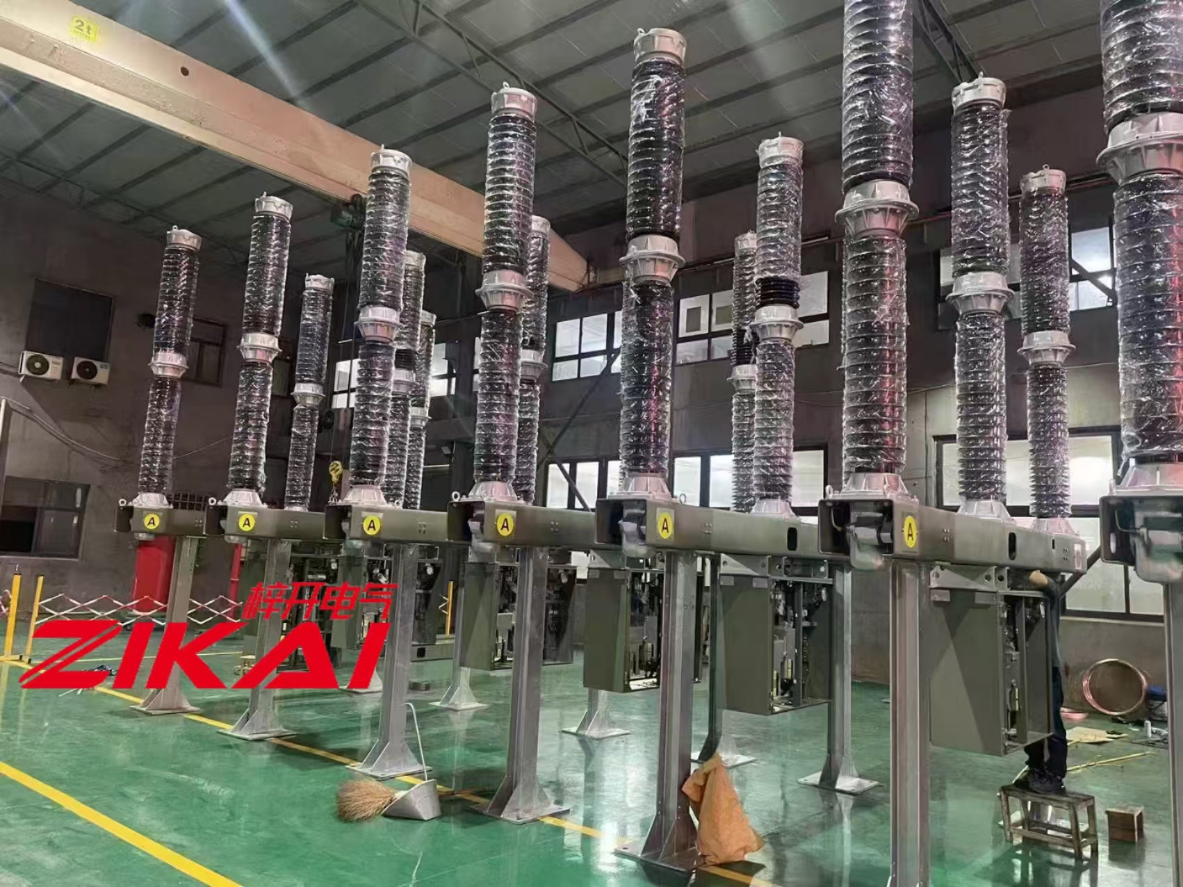 SF6 High Voltage Circuit Breaker, 145kV 110kV Gas Insulated Breaker for Substation & Transmission