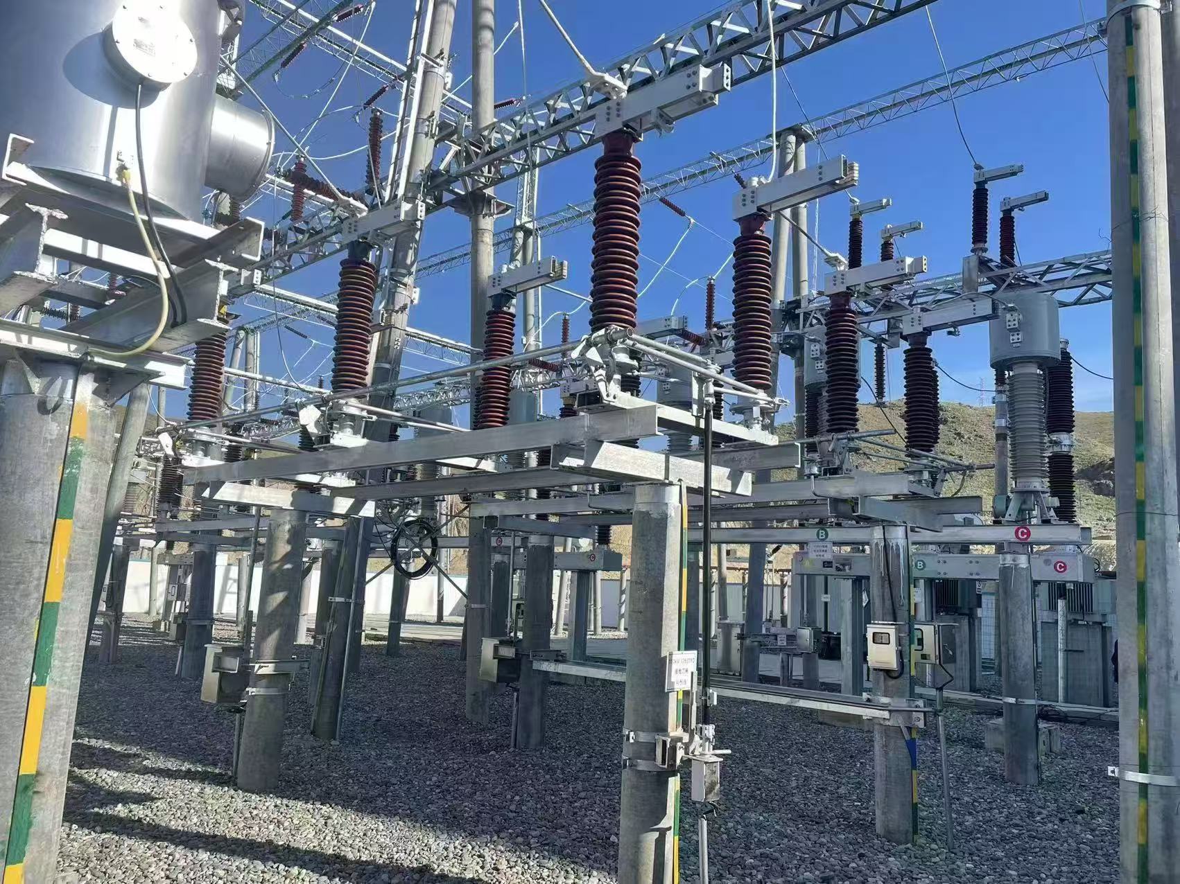 SF6 High Voltage Circuit Breaker, 145kV 110kV Gas Insulated Breaker for Substation & Transmission